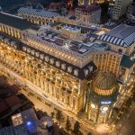 Sun Plaza – Biểu tượng kiến trúc giữa lòng thị trấn mờ sương