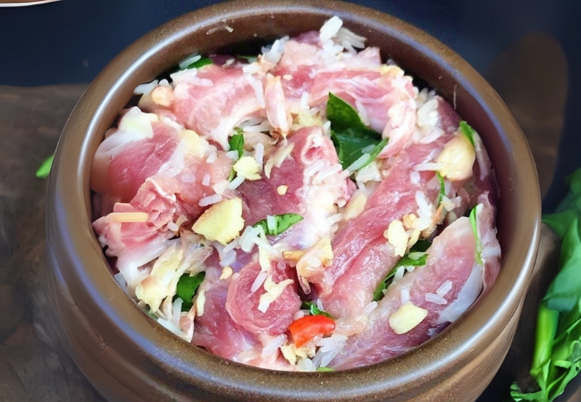 Khám phá hương vị đặc sản thịt lợn muối Sapa 1 Khám phá hương vị đặc sản thịt lợn muối Sapa