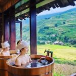 Bí mật của lá thuốc tắm của người Dzao Đỏ Sapa