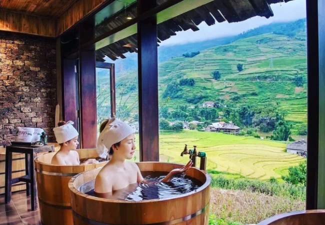 Bí mật của lá thuốc tắm của người Dzao Đỏ Sapa