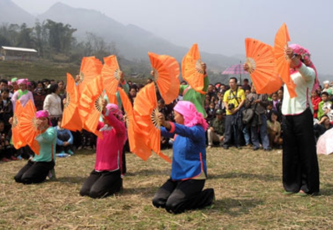 Lễ hội Roóng Poọc Sapa - Khúc ca mùa vụ từ thung lũng Mường Hoa 9 vouchersapa 2025 09 16T175433.582