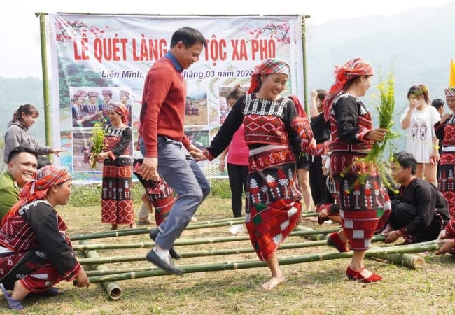 Lễ hội quét làng Sapa - tục lệ xua đi tà khí của người Xá Phó 6 vouchersapa 2025 09 18T200731.982