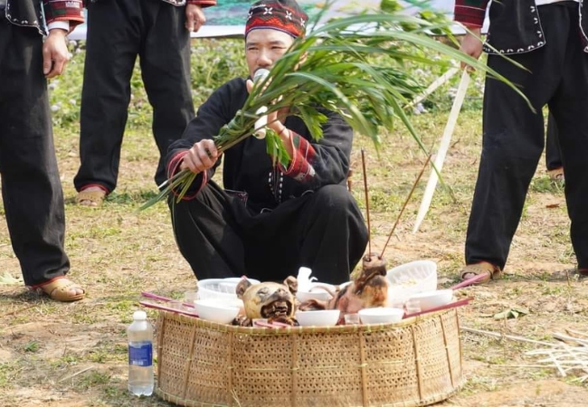 Lễ hội quét làng Sapa - tục lệ xua đi tà khí của người Xá Phó 8 vouchersapa 2025 09 18T200745.592