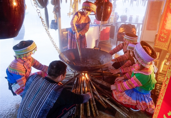 Lễ hội khèn hoa Sapa - Bản hòa ca mùa xuân của tâm hồn H'Mông 10 vouchersapa 2025 09 19T224358.336