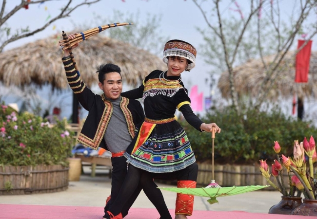 Lễ hội khèn hoa Sapa - Bản hòa ca mùa xuân của tâm hồn H'Mông 5 vouchersapa 2025 09 19T224412.310